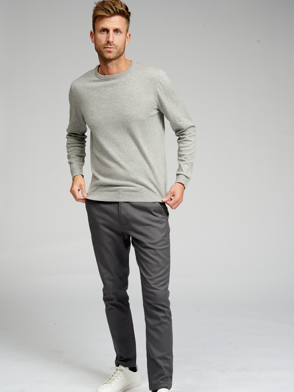 Crewneck de base en tricot - mélange gris clair