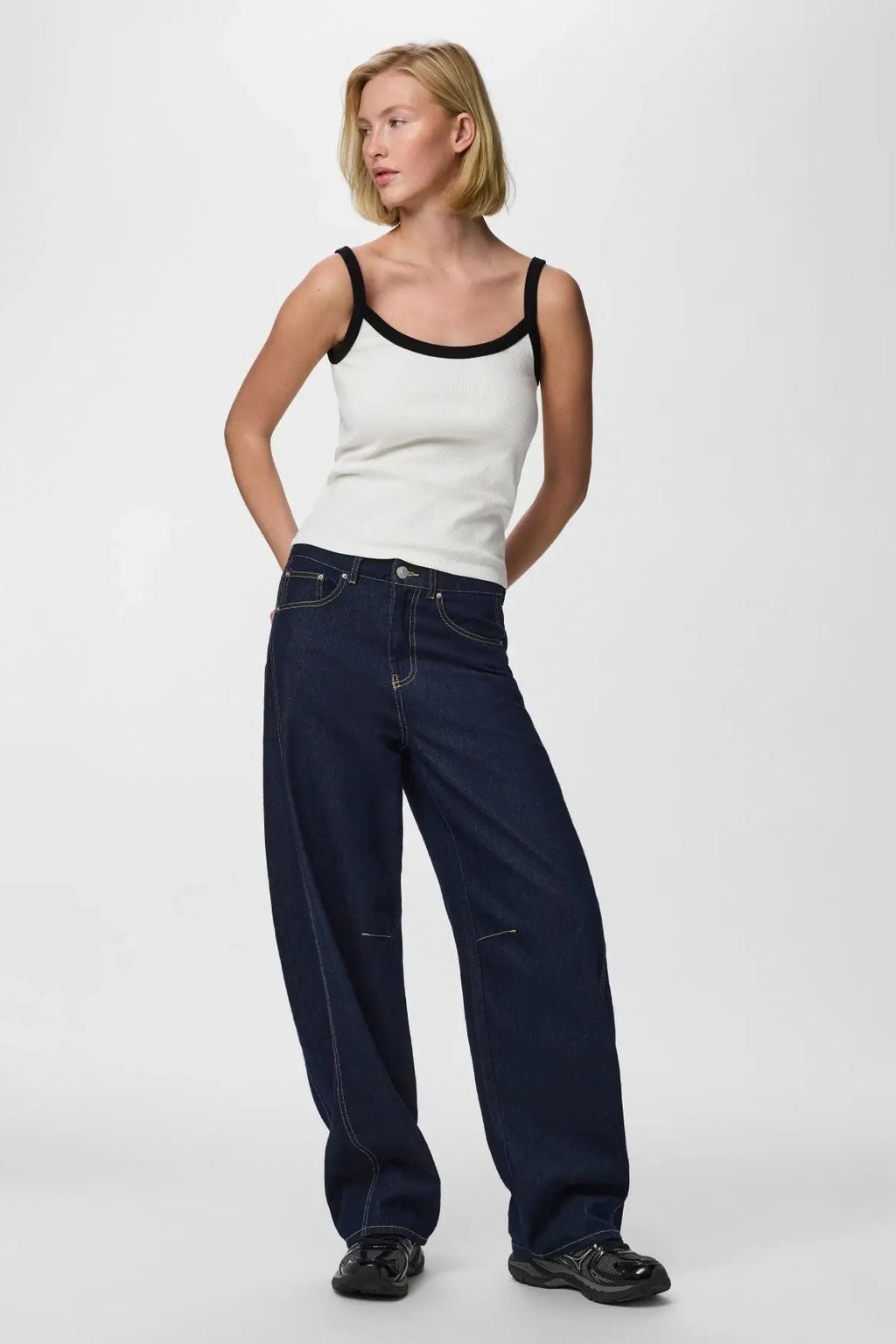 Haut à Bretelles May - Blanc Brillant-Noir