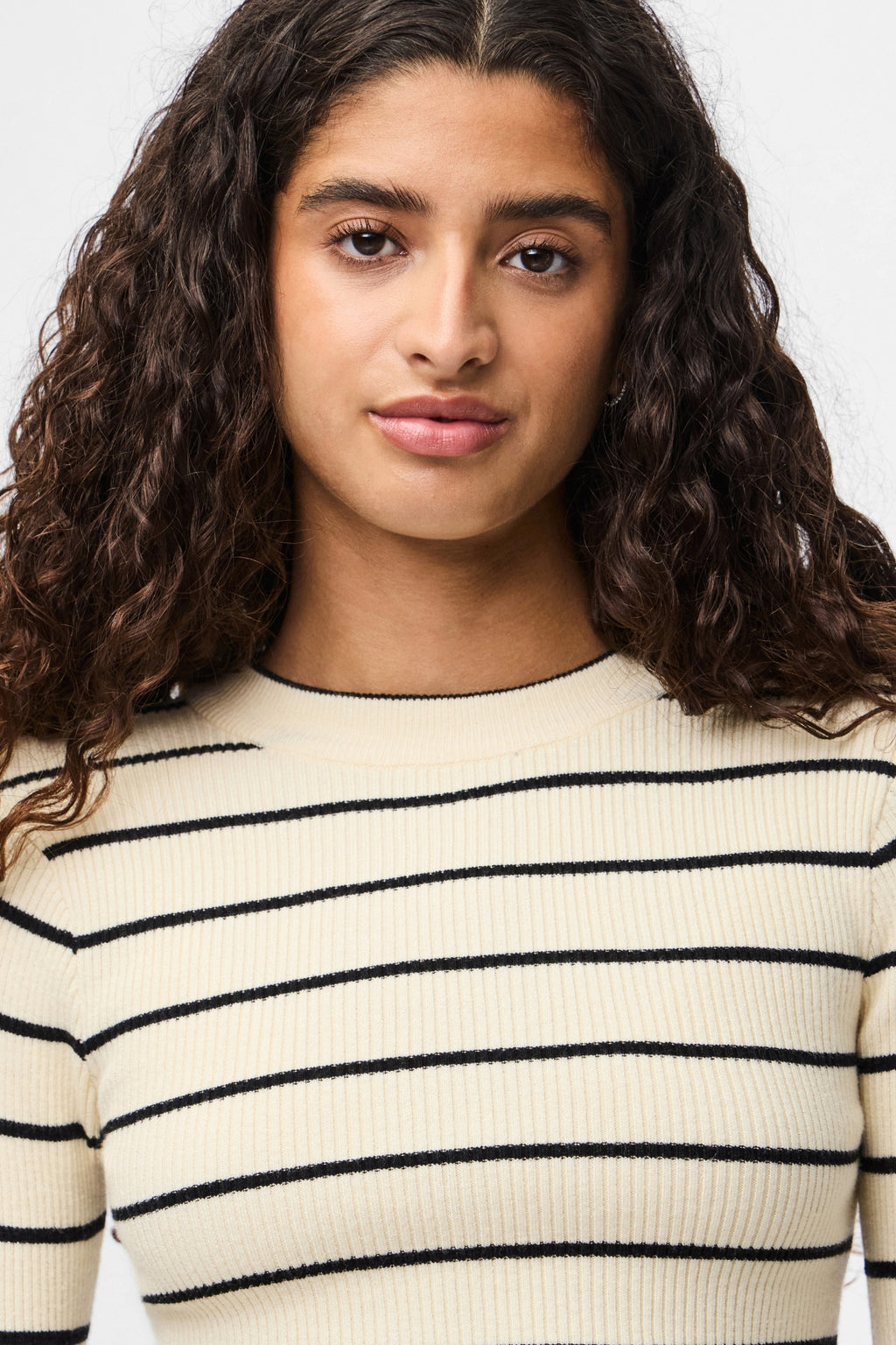 Mira New O-Neck Knit - Bouleau/Noir