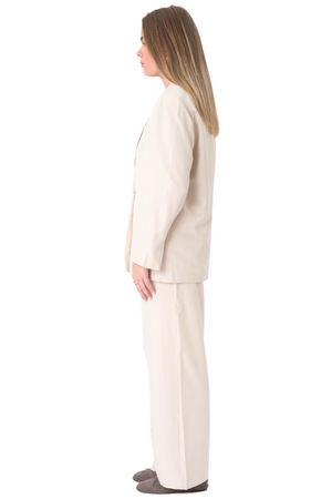 Costume surdimensionné (beige) - Forme de package