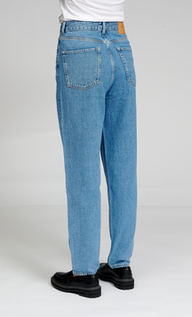 Le jean maman de performance original - Denim bleu clair