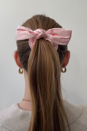 Bow Scrunchie - rose clair