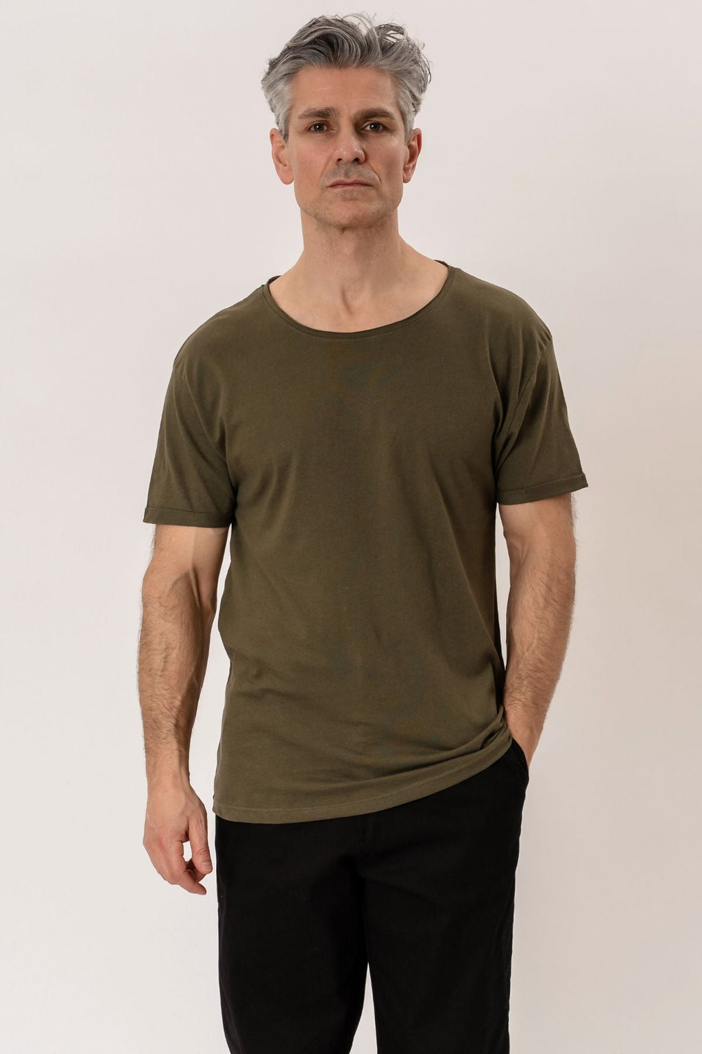 T-shirt à col profond - Vert olive