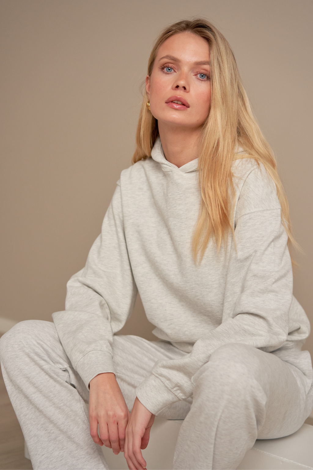 Sweat à capuche sans cordonnage - gris