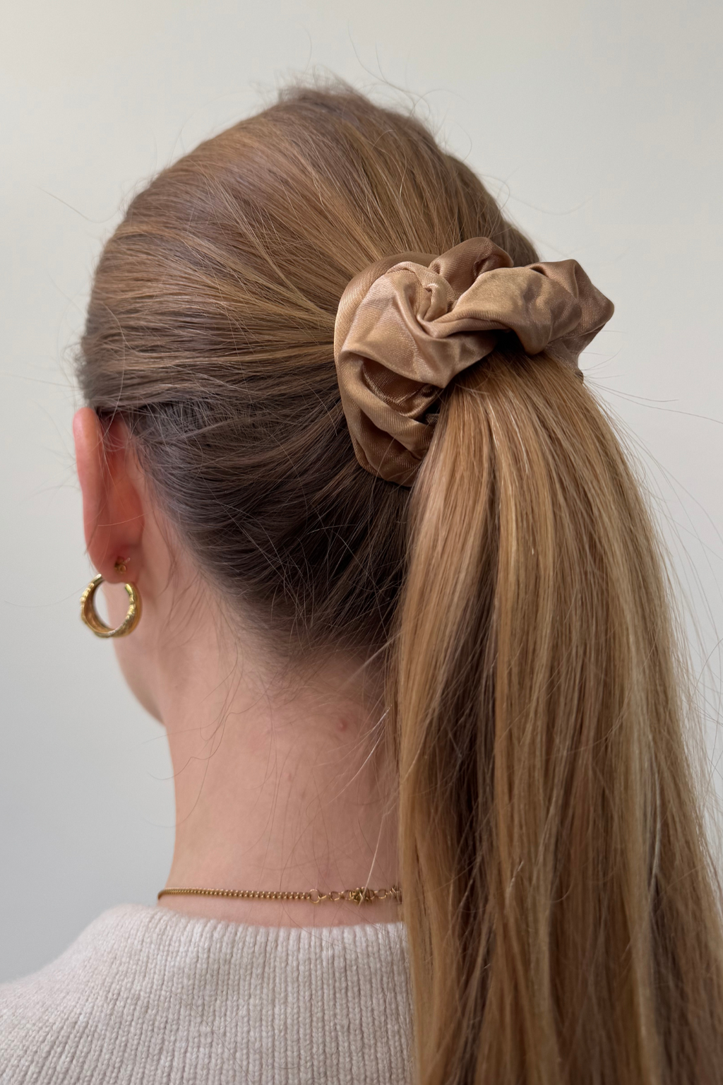 Satin Scrunchie - Beige légère