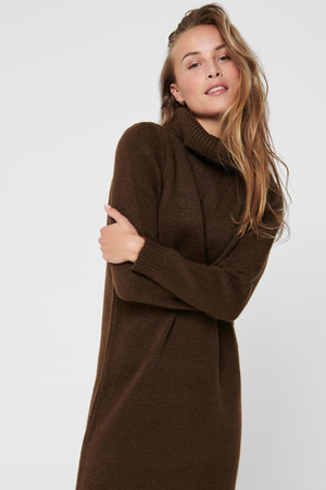 Robe de cou de roll Brandie - Café de chicorée