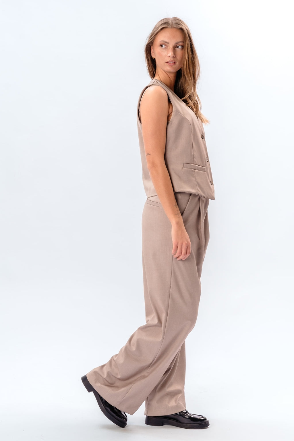 Nadia vest and pants (Beige) - Package deal