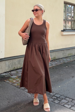 Robe Hanna - marron