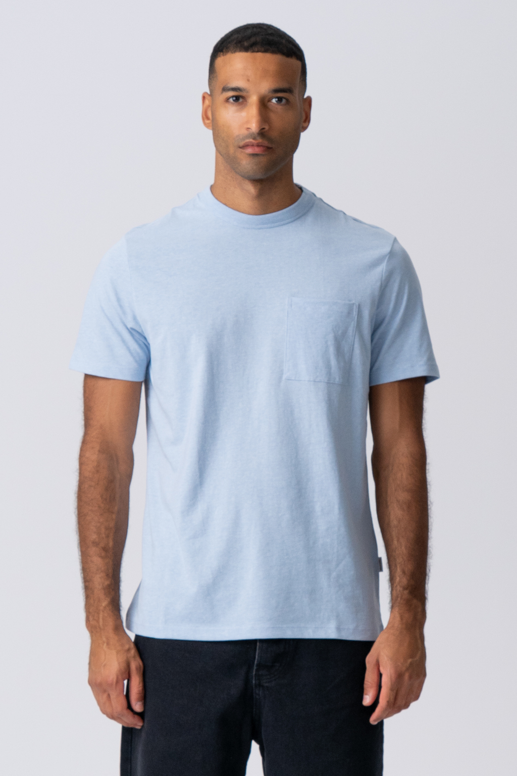 T-shirt avec poche - bleu clair