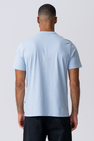 T-shirt avec poche - bleu clair