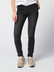 Le jean skinny de performance original - denim noir lavé