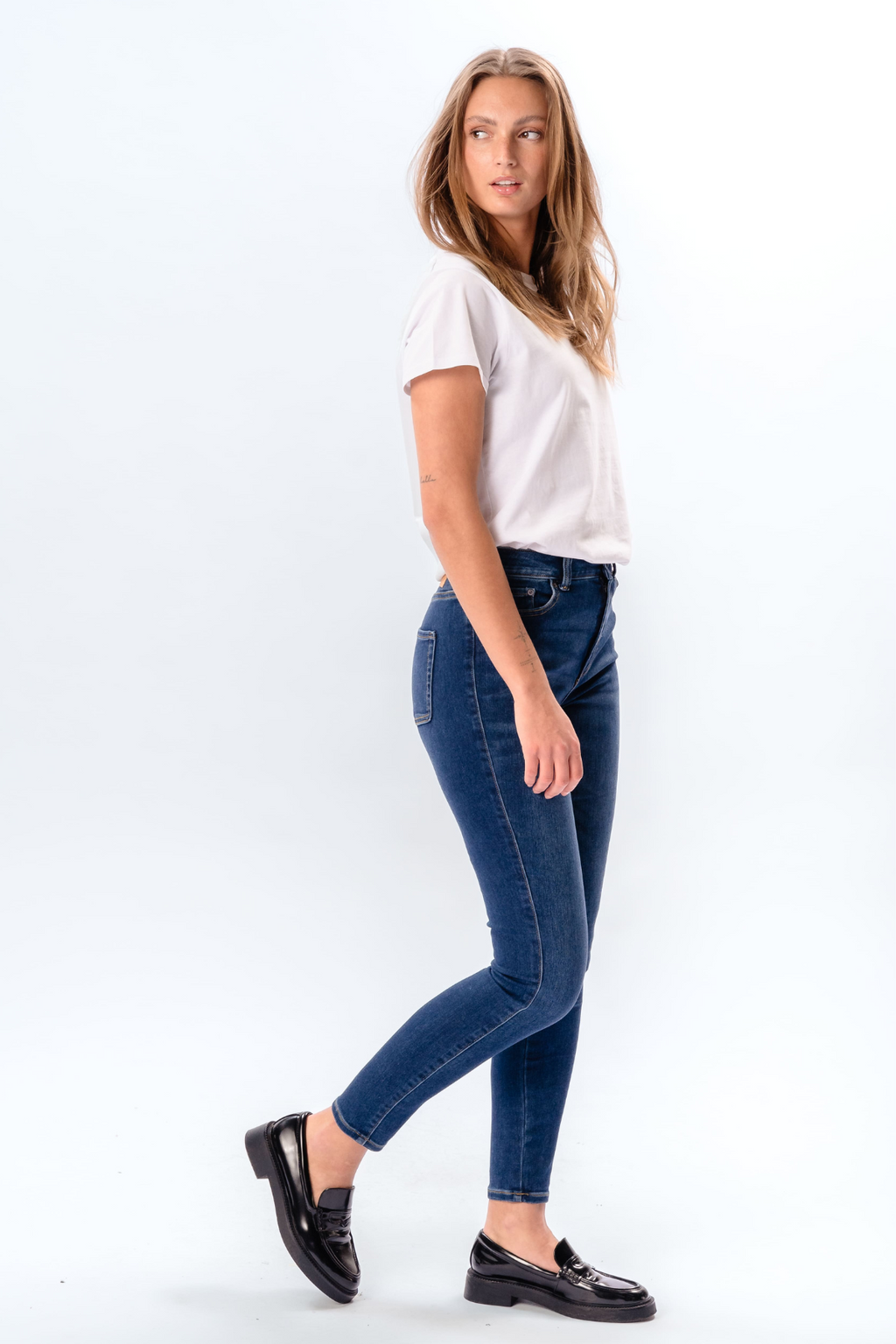 Le jean skinny de performance original - denim bleu moyen